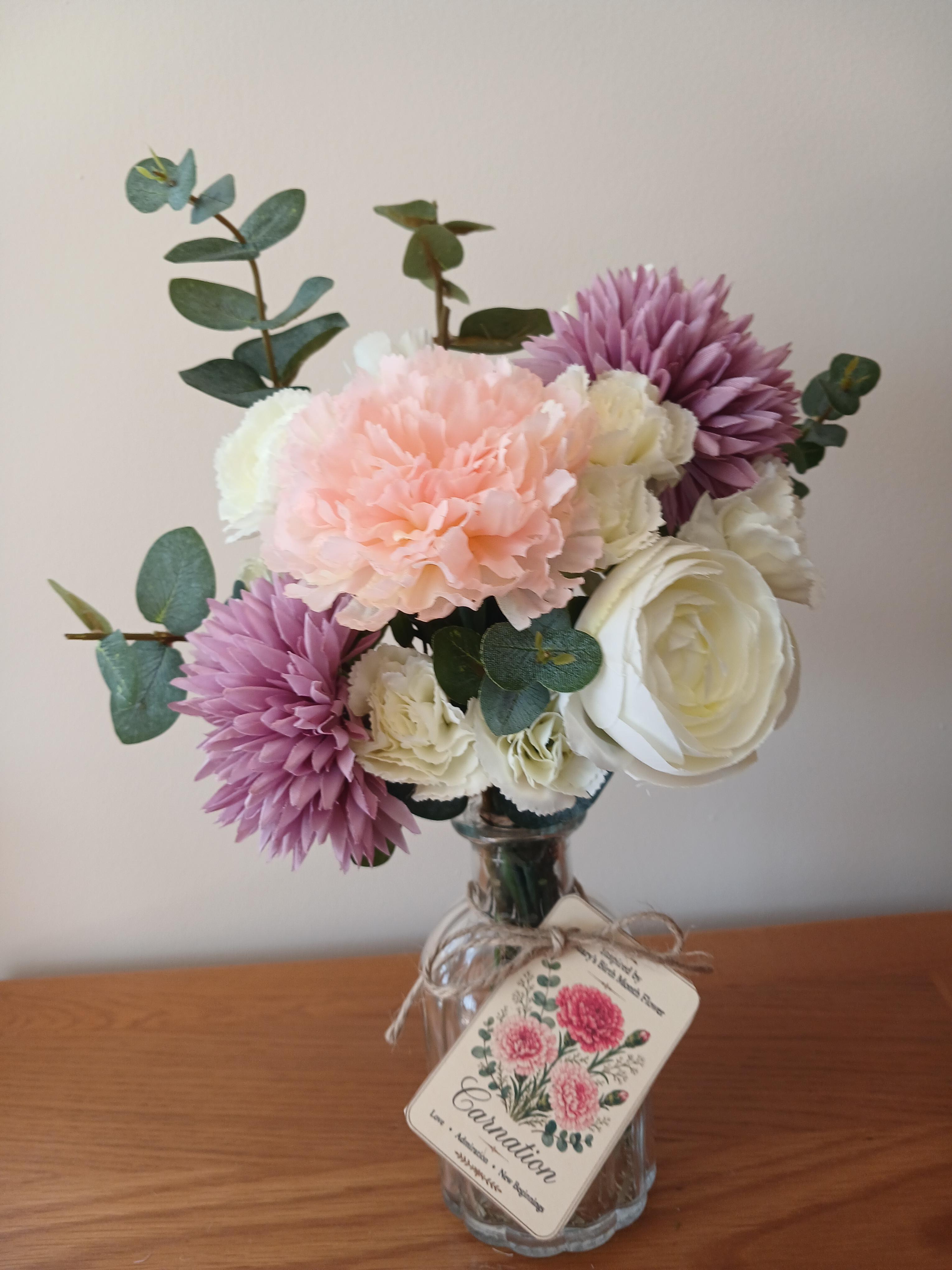 January Birth Flower – Carnation | Meaning & Gift Ideas