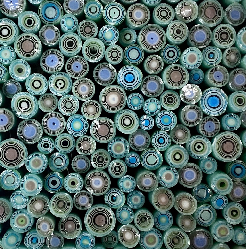 Individual round murrine cut to size and standing upright  