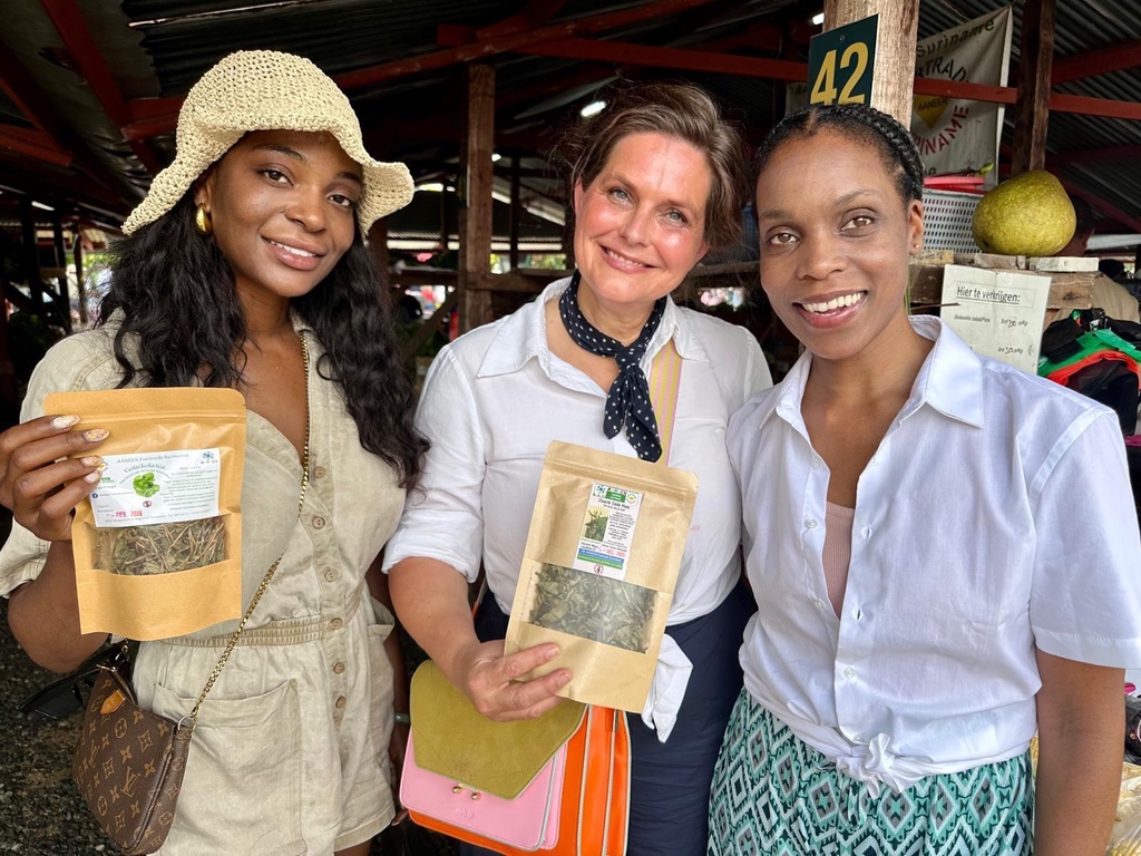 Vereniging en Wereldwinkel AANEEN Fairtrade Suriname