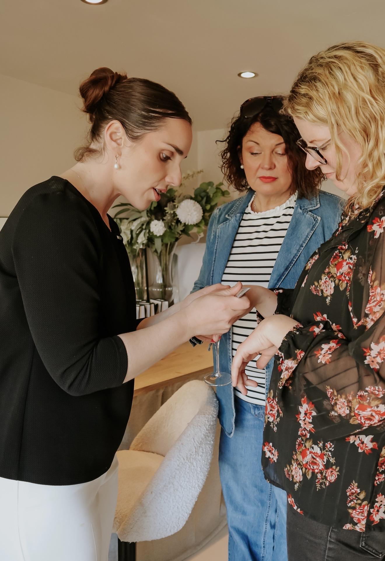 Group Makeup Masterclasses Hereford | Verity Jane Beauty



Meta descriptionEnjoy a fun group makeup masterclass in Hereford with Verity Jane Beauty. Studio sessions £50pp or at-home experiences £60pp. Minimum 3 guests.