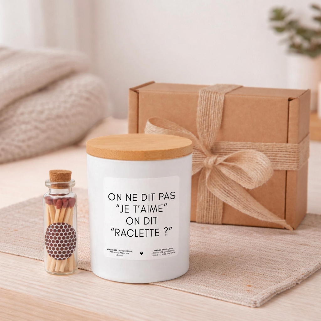 Livrée dans un coffret prêt à offrir, avec des allumettes dans un petit pot décoratif
