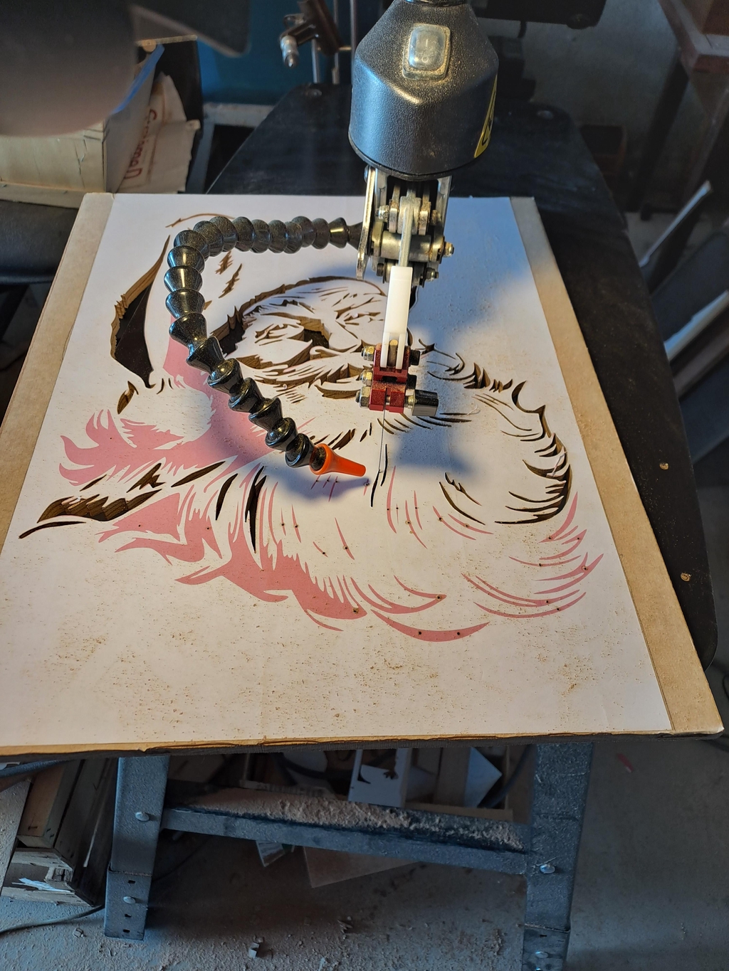 Idée cadeau, déco, toutes mes créations et réalisations sont artisanales. Personnalisation possible sur simple demande. Je fait de l'impression 3D, du chantournage, de la gravure laser et de la sculpture et gravures à la CNC