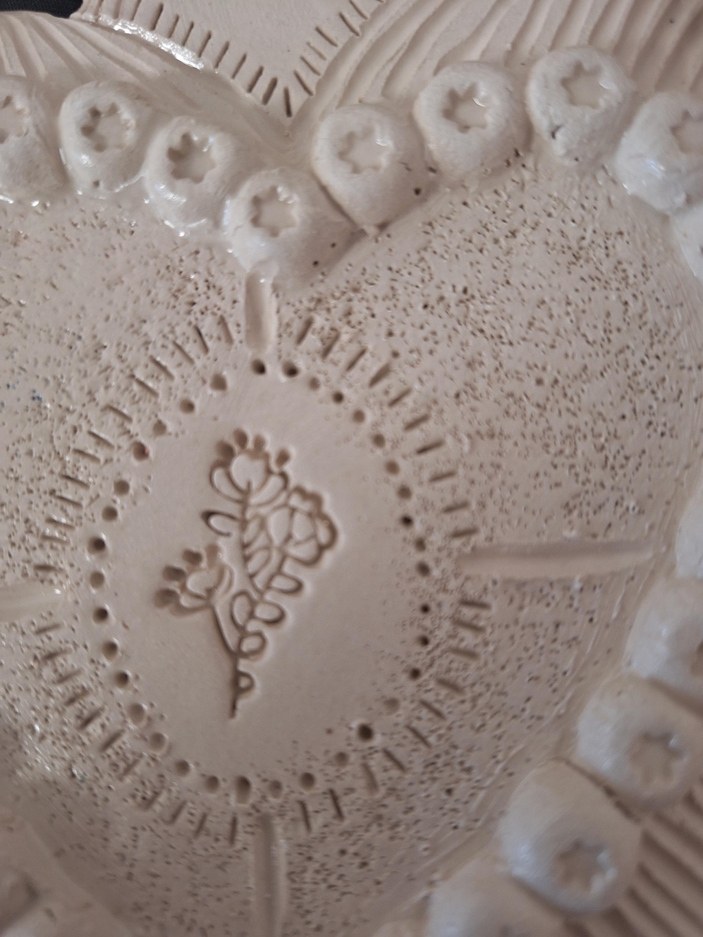 Créations artisanales française
pour une ambiance olfactive douce, un intérieur élegant, mystique et unique.
