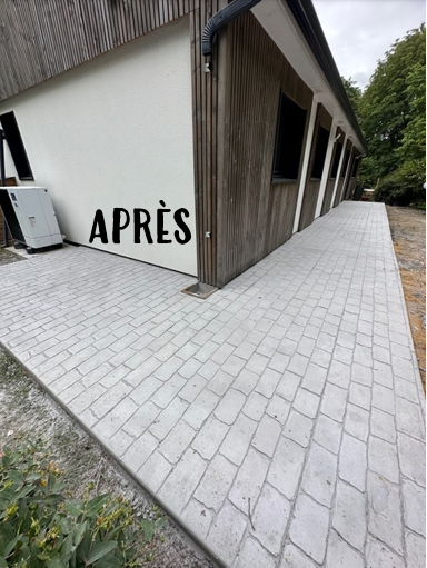 Béton imprimé, allée, parking, imitation pavés, aménagement extérieur
Maçon 49 et ses alentours pour tout projet création, rénovation dans l'ancien ou le neuf. Devis gratuit. Petite entreprise : chappe, terrasse, escalier, enduis
Votre maçon à Angers et dans le Maine-et-Loire (49) 0627595877
Basée à Bellevigne-en-Layon, C&S Maçonnerie intervient à Angers et dans tout le Maine-et-Loire (49) pour vos travaux de maçonnerie générale, en rénovation comme en construction neuve.
Spécialisé dans la rénovation de maison, l’extension et l’agrandissement, je vous accompagne pour la création de chape, l’ouverture de mur porteur, la réalisation de terrasses béton, la modification de bâtiments et les travaux d’aménagement intérieur et extérieur.
Que vous recherchiez un maçon à Angers, un professionnel pour une extension de maison dans le 49, ou un artisan pour vos travaux de rénovation en Maine-et-Loire, je mets mon savoir-faire au service de votre projet avec un seul objectif : un travail soigné, conforme et durable.
✔ Garantie décennale
✔ Un seul interlocuteur
✔ Respect des délais
✔ Devis gratuit
0627595877
• Agrandissement et création d'extensions, création de garage et abris
• Création d'escalier intérieur/extérieur, création de murets, allées
• Ragréage de sol, dallage béton
• Ravalements et enduis, joints de pierre
• Parement de façace
• Modification de bâtiments : ouverture ou création de murs porteurs, création de véranda ou terrasses, béton imprimé
• Pose de poutres métalliques (IPN)
• Rénovation de façades ou de bâtiments endommagés
• Création d'ouverture (lucarne) et adaptation du revêtement
• Démolition et création de cloison (parpaings/briques)
• Ouverture de mur
• Réalisation de mûrs de clôture
• Démolition divers
• Tout autre projet pour lequel je peux apporter conseil et accompagnement
•
En tant que petite entreprise à taille humaine, je privilégie la satisfaction de chaque client et je suis votre seul interlocuteur pour suivre votre projet.
Chaque chantier est livré avec un engagement de qualité de conformité et une garantie décennale.
Le devis est toujours gratuit et personnalisé : Vous pouvez m'appelez au 0627595877 ou me décrire votre projet en quelques lignes dans le formulaire de contact, je vous recontacte rapidement pour en parler.
Rénovation, Extension, Enduits / façade, Chape béton / dalle, Escaliers béton ,Allées / terrasses, Assainissement, Pierre apparente, Construction neuve, rénovation complète, réhabilitation ancienne bâtisse, conseils techniques, exemples de chantiers, Pierre apparente / bâti ancien restauration pierre, mise en valeur ancienne bâtisse, dalle béton, terrasse, garage, escaliers sur mesure, allée béton, béton imprimé (très bon mot-clé différenciant), travaux terrassement, raccordement, maçonnerie générale
Basé dans le Maine-et-Loire, j’interviens notamment à Angers, Saumur, Cholet, Doué-en-Anjou, Beaufort-en-Anjou, Segré-en-Anjou Bleu, Baugé-en-Anjou, Chemillé-en-Anjou, Les Ponts-de-Cé, Trélazé, Avrillé et dans toutes les communes alentours du département 49 et régions voisines selon les projets.
Faire appel à mon savoir-faire, c’est choisir un artisan maçon de confiance, réactif et à l’écoute, capable de vous accompagner aussi bien sur des petits travaux que sur des projets complets de rénovation ou de construction.