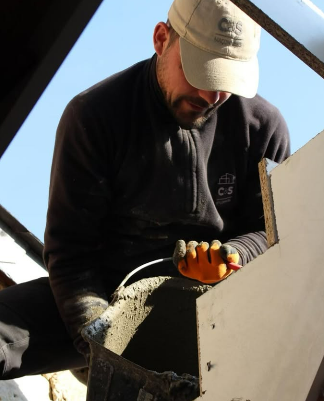 Basée à Bellevigne-en-Layon, C&S Maçonnerie intervient à Angers et dans tout le Maine-et-Loire (49) pour vos travaux de maçonnerie générale, en rénovation comme en construction neuve.

Spécialisé dans la rénovation de maison, l’extension et l’agrandissement, je vous accompagne pour la création de chape, l’ouverture de mur porteur, la réalisation de terrasses béton, la modification de bâtiments et les travaux d’aménagement intérieur et extérieur.

Angers

Bellevigne-en-Layon

Chemillé

Doué-en-Anjou

Brissac

Les Ponts-de-Cé

Saumur


Garantie décennale – Devis gratuit – Un seul interlocuteur – Respect des délais
