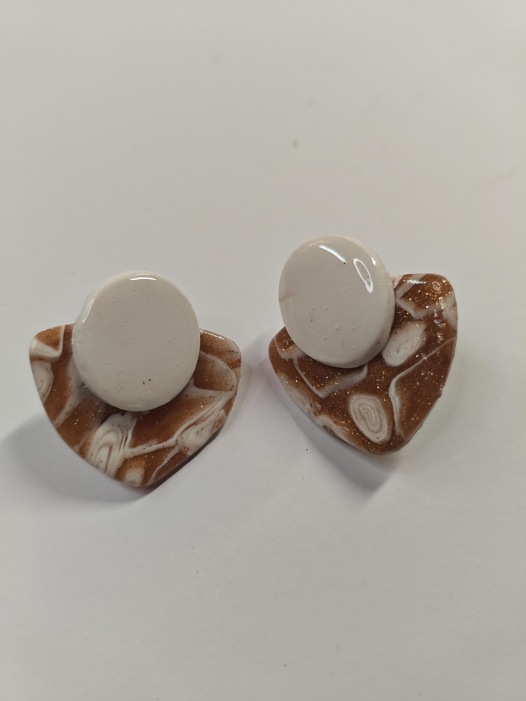 Pendientes en arcilla polimérica y velas 100% de soja.