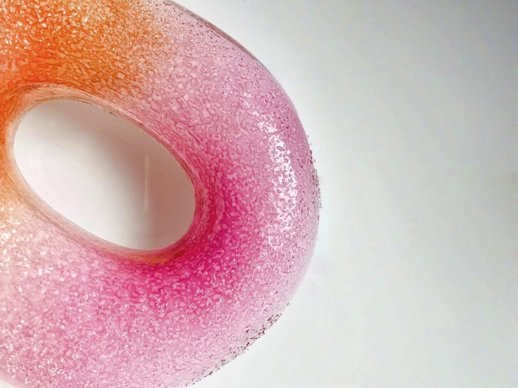 Laure FRADIN, Souffleuse de verre, objects uniques et sculpture fabriquer à la main en France.