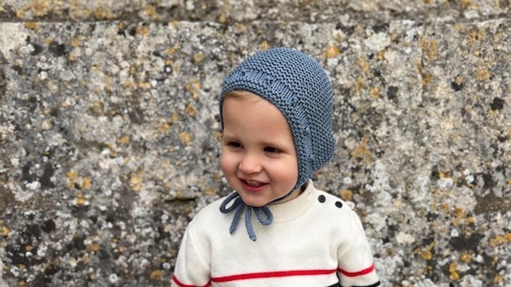 À votre tour de tricoter le béguin Edmée !