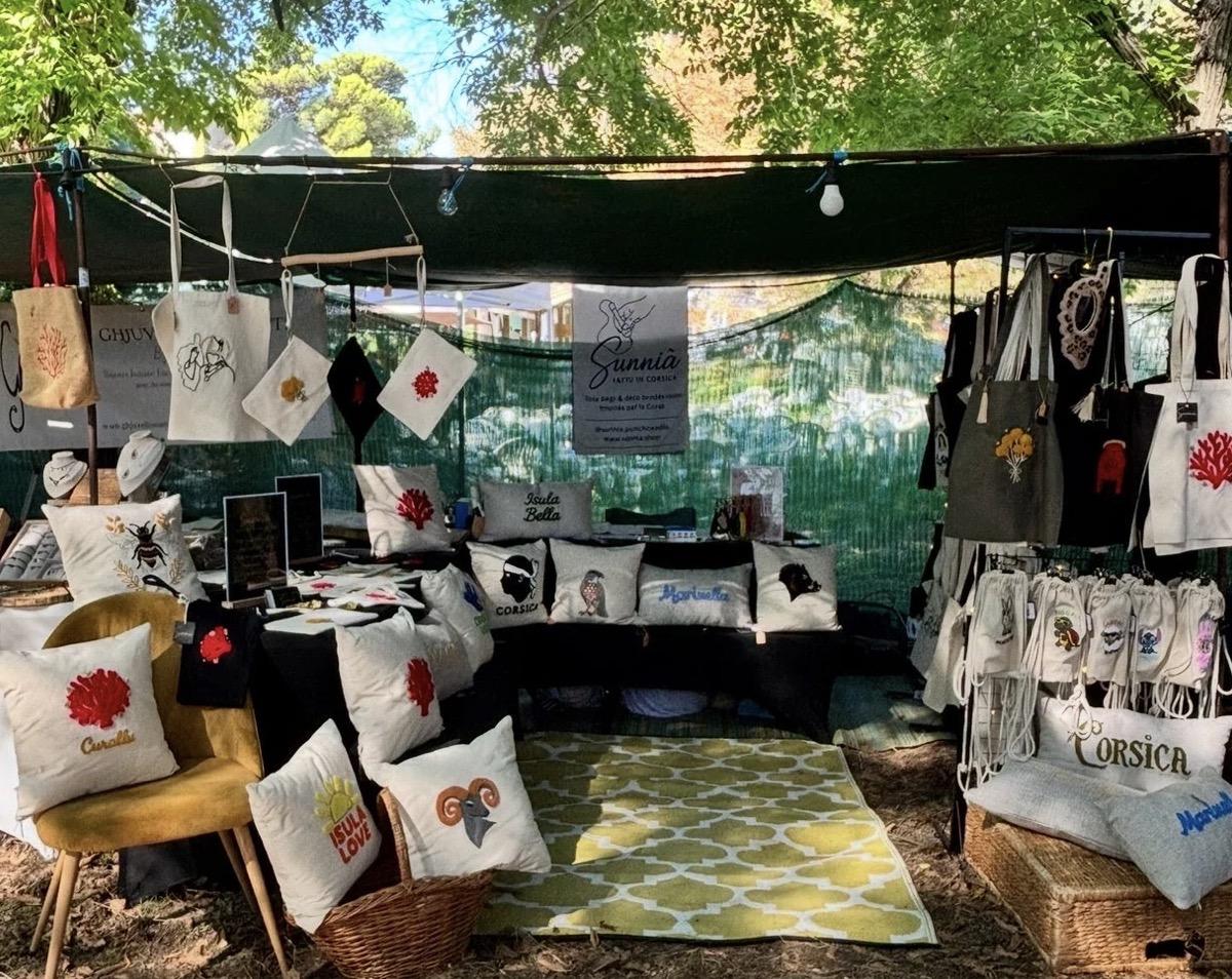 Stand Sunnià à la foire de Filitosa en Corse 2025