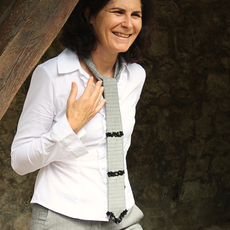 Cravate féminine