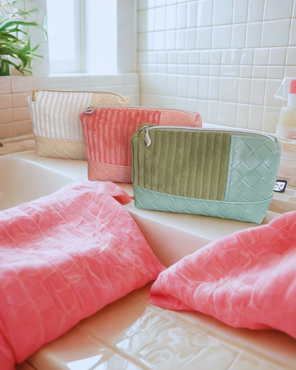 Handmade Necessaires & Reise Organizer für Damen von MyNeedilicious – langlebig, hochwertig verarbeitet und in der Schweiz genäht.