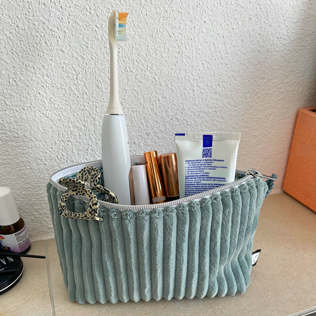 Handmade Necessaires und Organizer von MyNeedilicious – handlich, übersichtlich und die perfekte Lösung für mehr Ordnung, gefertigt in der Schweiz.