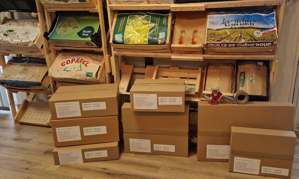 BOITES EN CARTON / CAISSES AMERICAINES / RUBAN ADHÉSIF / DÉVIDOIR

Emballages pour vos Fruits et légumes : ( Garnitures / Complexes / fond kraft / coiffes ) 

