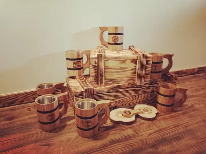 Bijoux en bois, objets décoratifs, gravures laser et divers objets sur le thème du bois !