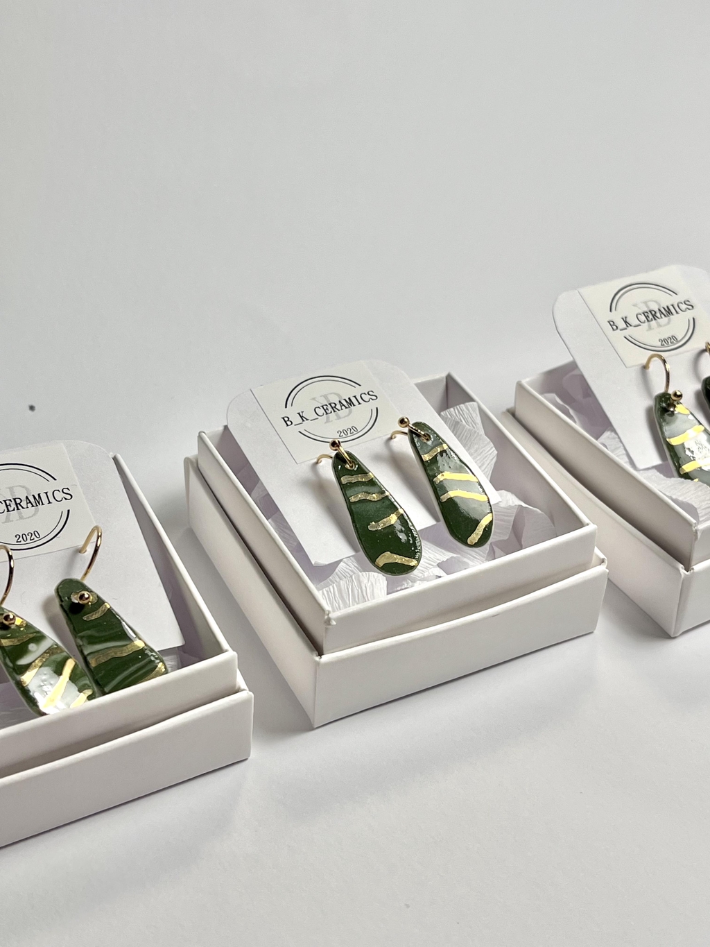 Auskari,brošas un citas dāvaniņas. 