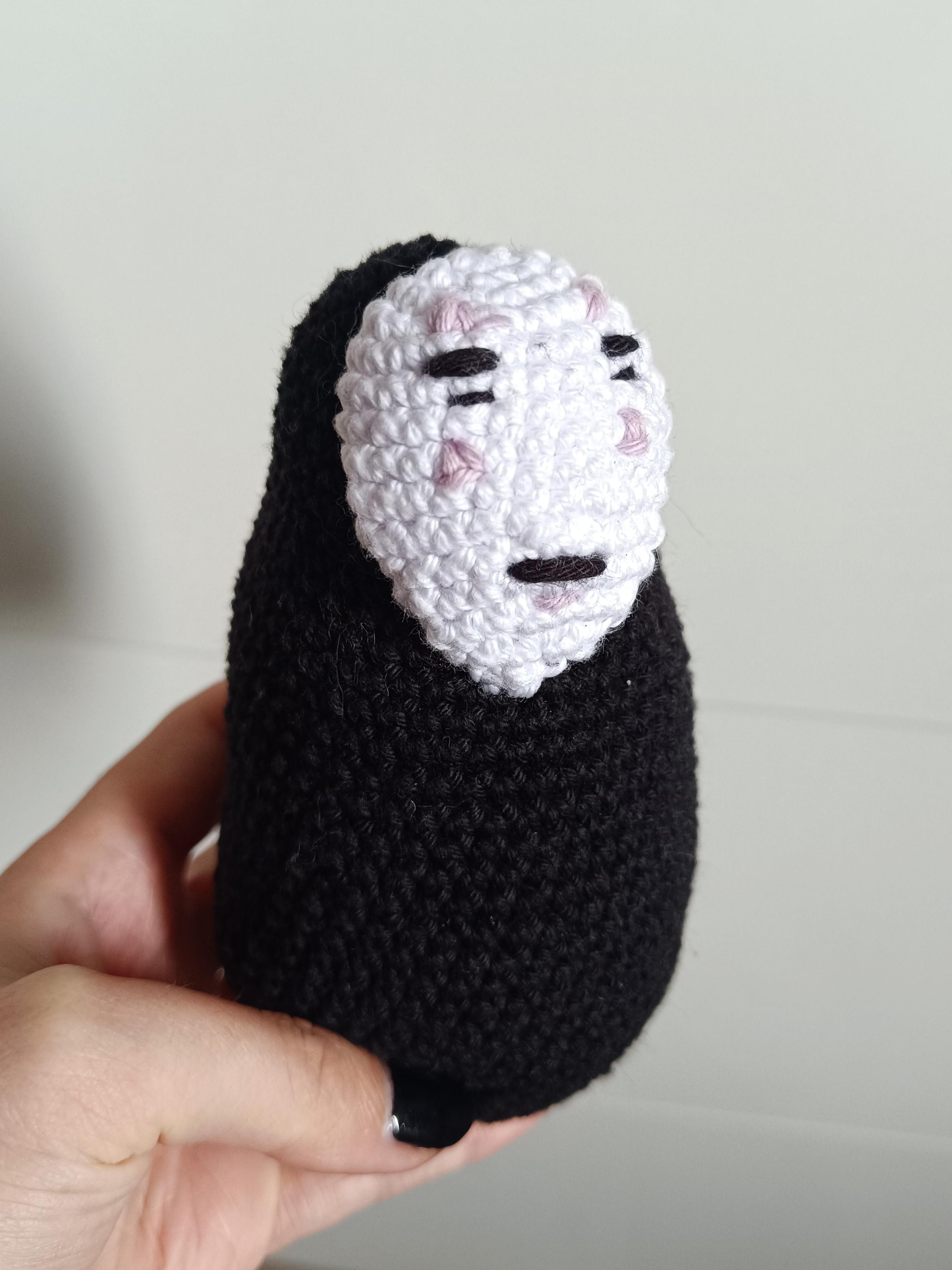 Un sans visage du voyage de Chihiro réalisé en crochet.