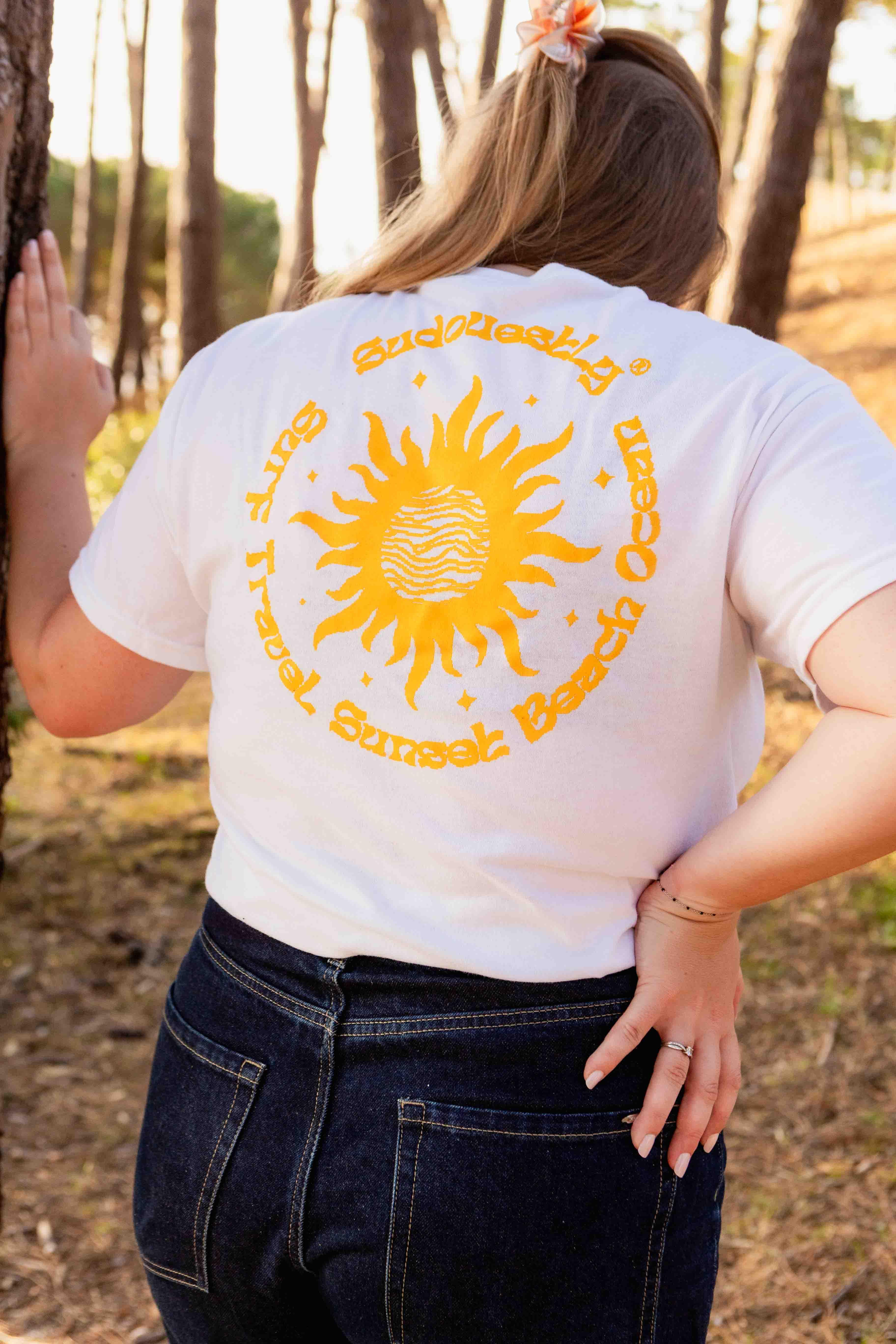 La marque française Sudouestly® est une marque de vêtements typique du sud-ouest, du Bassin d'Arcachon et de la Côte Atlantique. Ce sont des vêtements style surf représentant l'océan, la plage, le surf et les valeurs du sud-ouest.