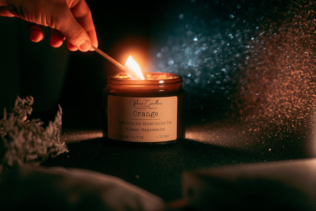 „Valara Candles – handgemachte Duftkerzen aus natürlichem Kokos-Raps-Wachs mit ätherischen Ölen, nachhaltig und chemiefrei hergestellt“