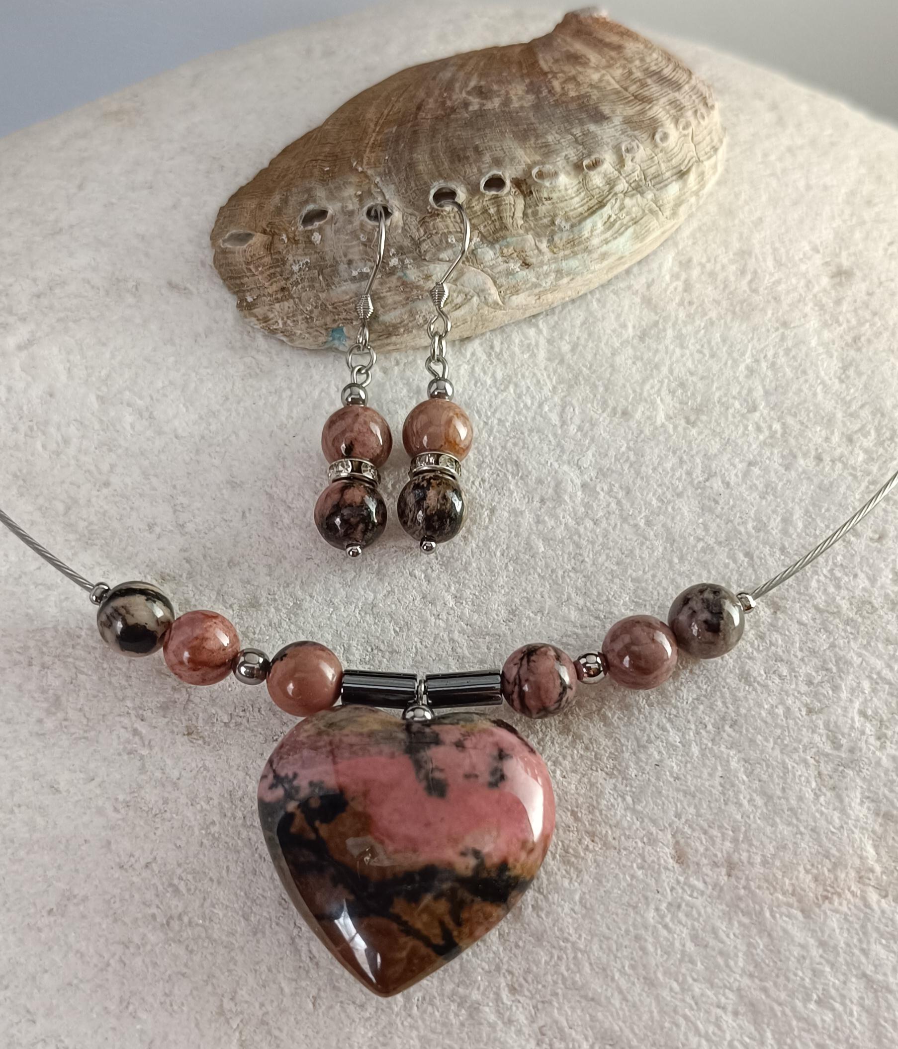 Parures en pierres naturelles colliers boucles d'oreilles
