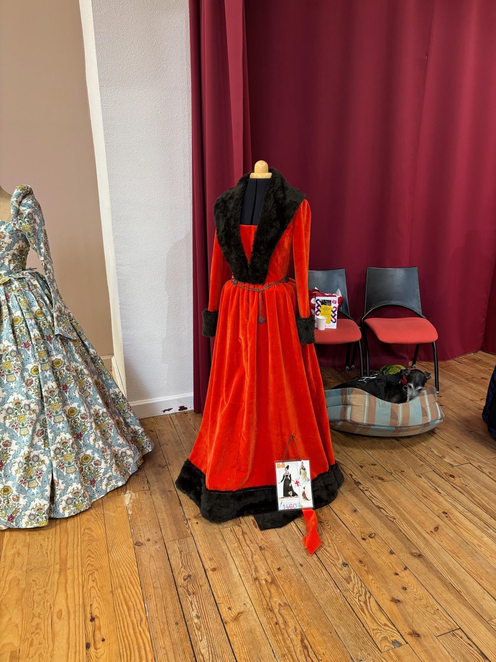Costume médiéval Popibricolette en velours et fausse fourrure