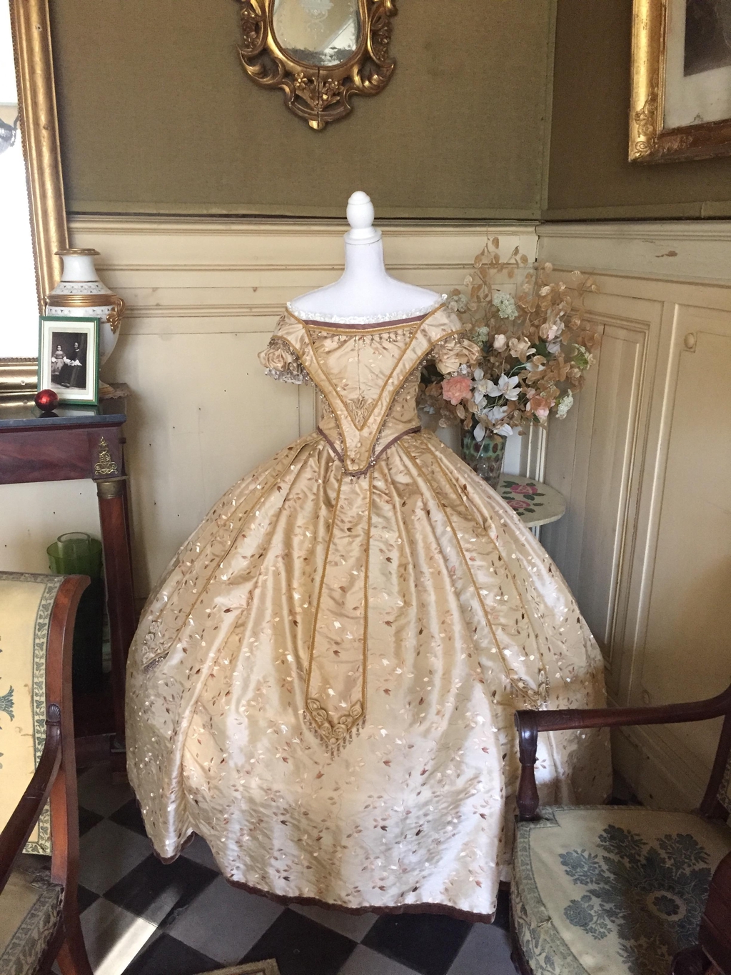 Robe Scarlette O'hara, époque guerre civile américaine, coloris or