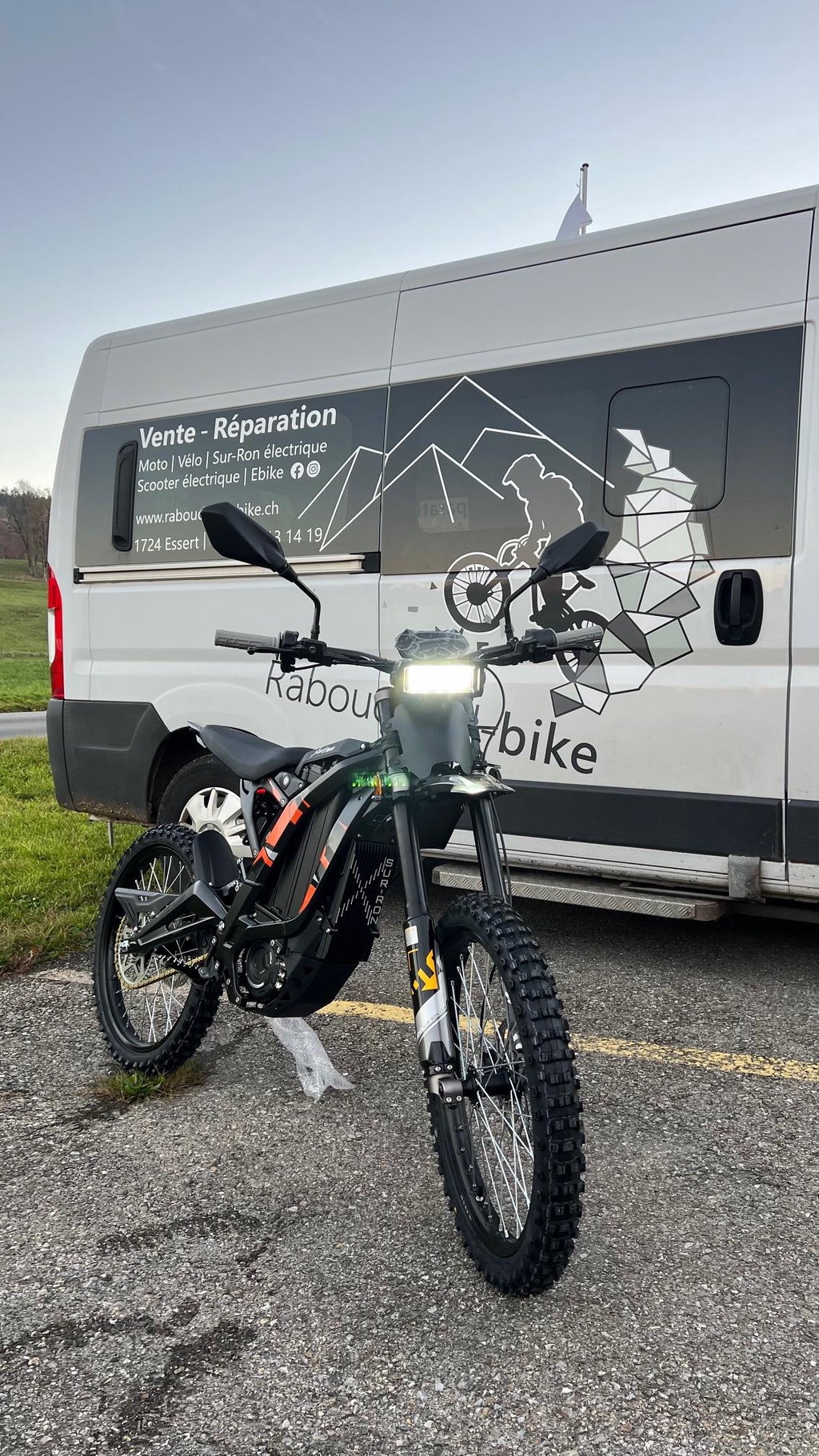 Agent

Moto / Scoter

SUR-RON

FANTIC

Horwin

E-ADV

SUNRA

Vélo musculaire et électrique

FULGUR

MONDRAKER

ROCKY MOUNTAIN

TOUR DE SUISSE