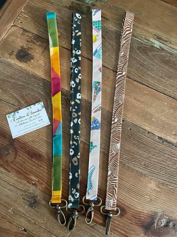 Tour de cou en tissus avec boucle couleur bronze antique