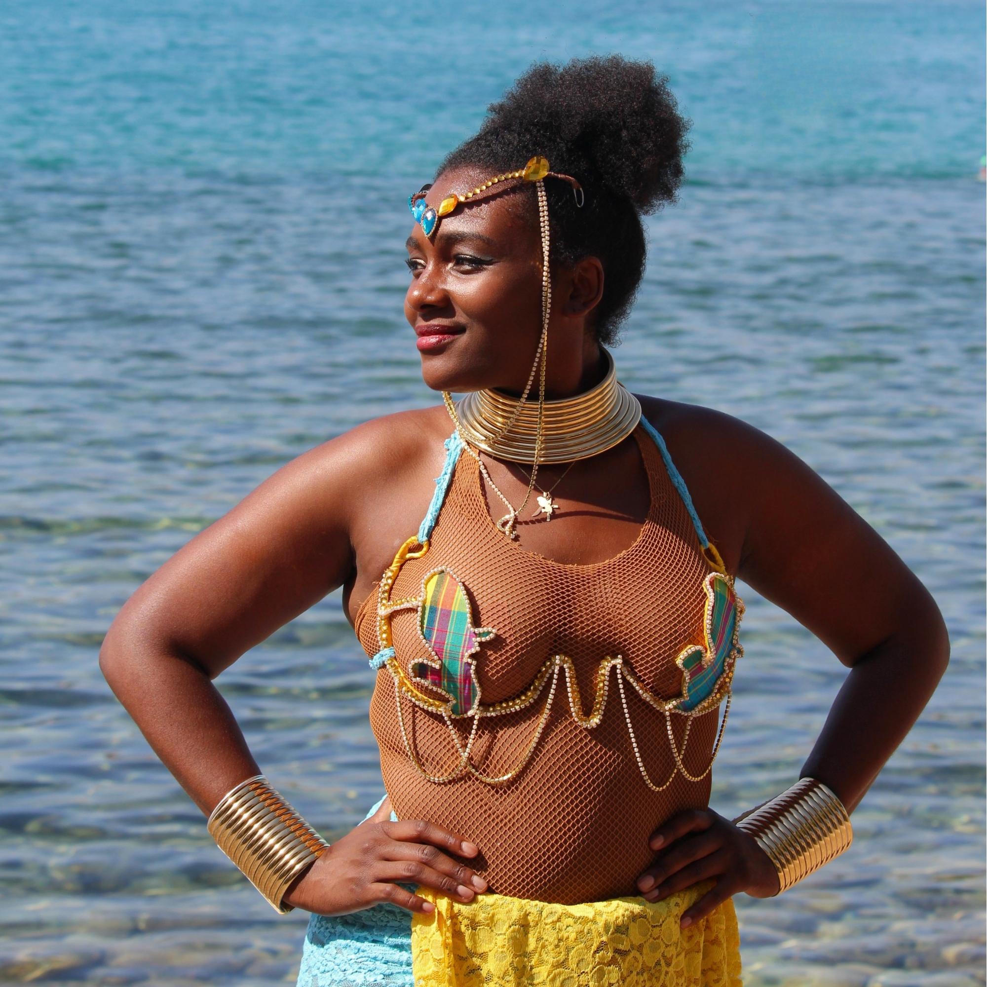 Costume carnaval madras et dentelle jaune et bleu