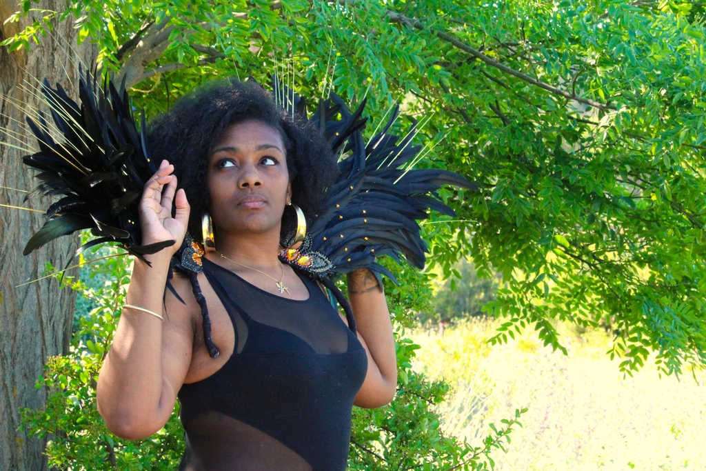 Cleonina Créations ailes samba noires personnalisées en France. Pour les danseuses brésiliennes, cabaret, carnaval.