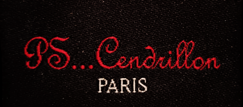 Créatrice d'accessoires qui colorent votre quotidien.

Toiles tapissier et tissus Japonais.

Pièces uniques et très petites séries.

Finitions main 🇨🇵
