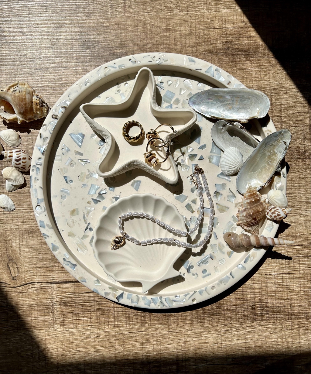 créations spéciales fabriquées à partir de moules récoltées au bord du lac du Val Joly, un lac situé dans l'Avesnois. 