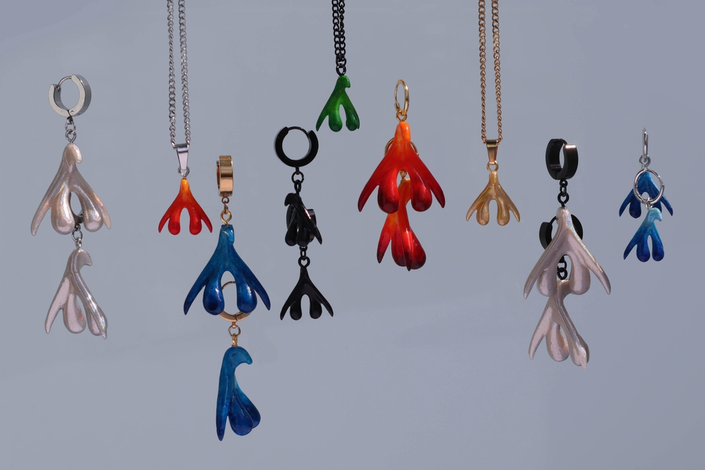 Klitoris Ketten und Ohrringe in Chrome, Rot, Blau, Grün, Gold, Schwarz, Silber