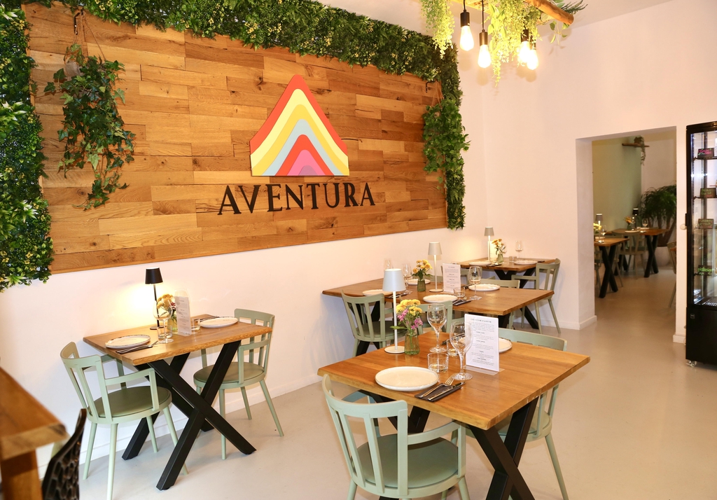 Willkommen bei Aventura Peruvian Cuisine, einem Ort, an dem Tradition lebendig wird, Geschmack Bedeutung hat und jede Mahlzeit eine Hommage an unsere Kultur ist.