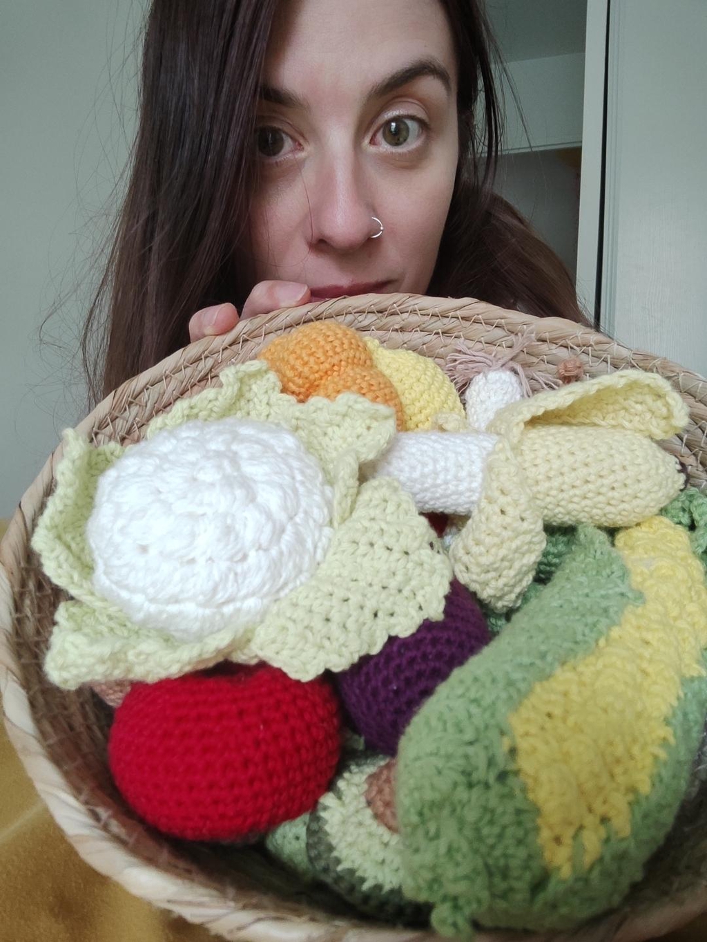 ma petite histoire

maman d'une petite fille, c'est pendant les premiers mois de maman que j'ai eu l'envie d'apprendre le tricot pour confectionner pour ma fille, ensuite, j'ai appris à créer les attaches tétine, et pour finir le crochet.

c'est devenu une passion de créer et surtout pour les bébés que tout naturellement cela m'a parus évident de créer mon entreprise les pelotes de maman. j'espère que mes créations vous plairont, et je vous remercie pour votre confiance.

