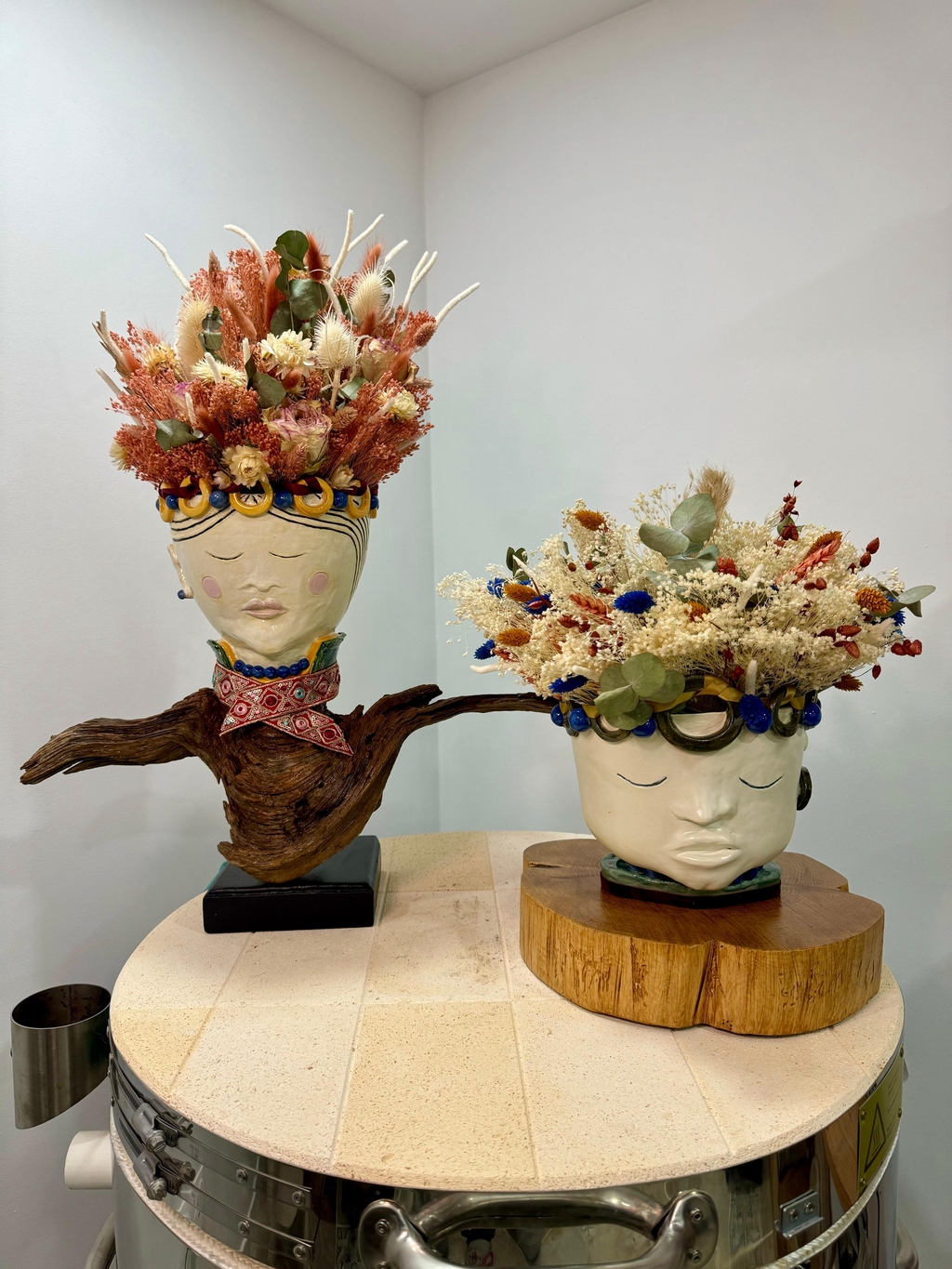 " Découvrez l'Art Unique : Sculptures en céramique et bois, Éveillez vos sens ! "