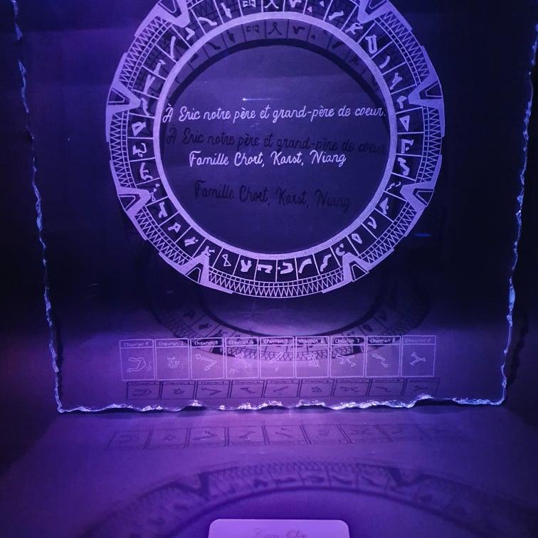 Plaque Stargate entièrement gravée à la main 