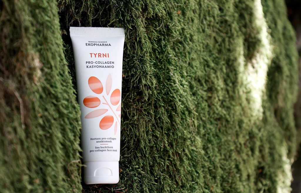 Tutustu Ekopharma tyrni -tuotteisiin ja nauti antioksidanttisista eduista. Tyrni suojaa ihoa ennenaikaiselta ikääntymiseltä, kirkastaa ihoa ja luo terveen hehkun. Luonnonmukaiset tyrnin karotenoidit tukevat ihon hyvinvointia. Kokeile nyt!