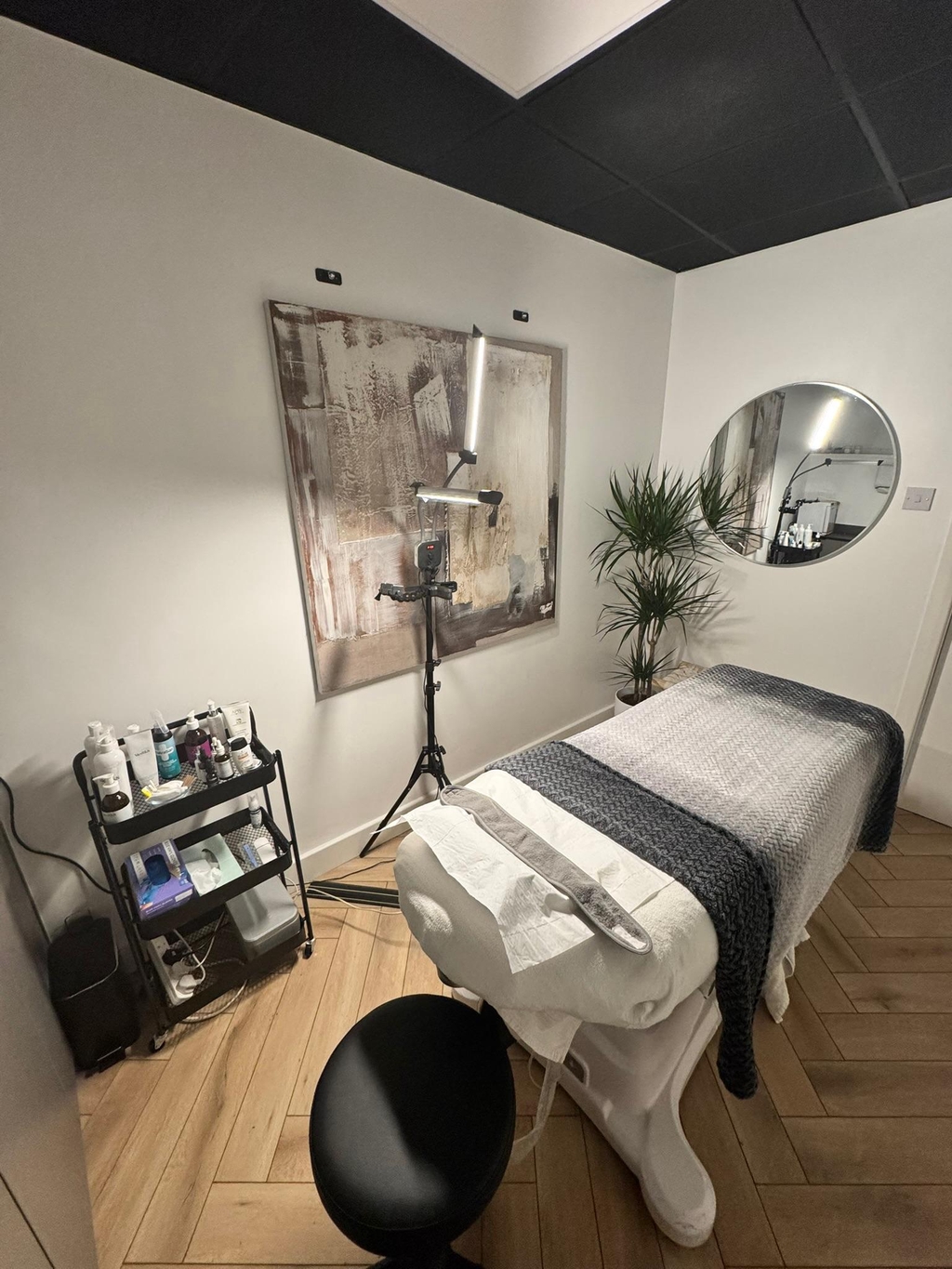 GENESIS SKIN

Bespoke & Advanced Facials