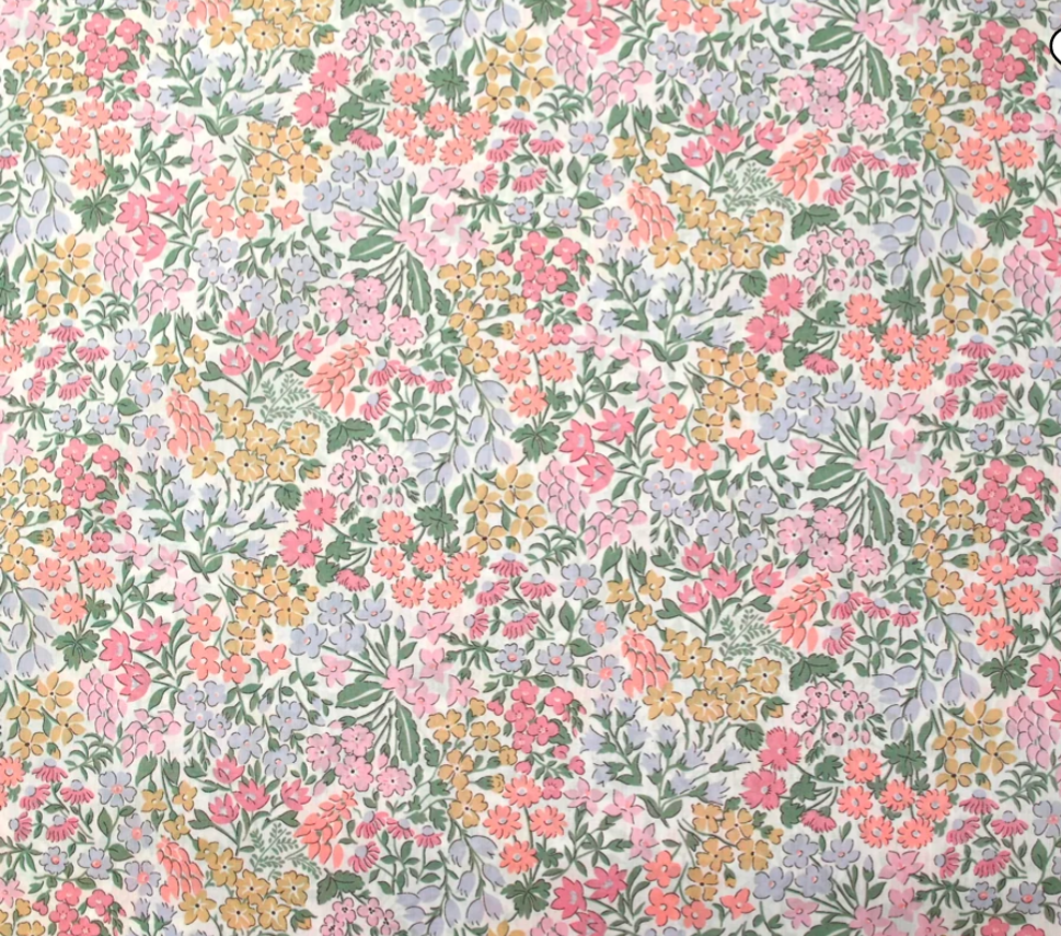 Venez découvrir les vêtements femmes et en enfants en tissu liberty. Collection cousu main et 100% made in France