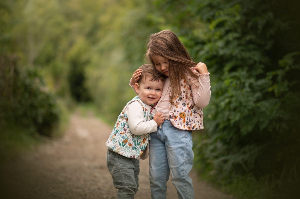 Gilet sans manches personnalisable cousu main en France, en velours et coton, pour enfant