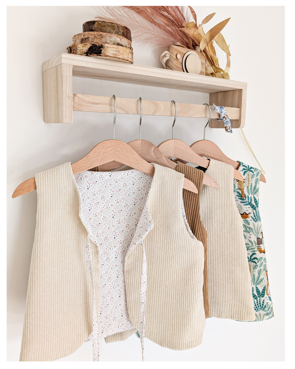 Gilets sans manches réversibles enfant en velours et coton Oeko-Tex, fabriqués en France.