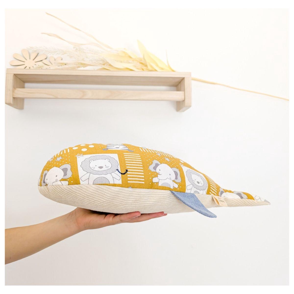 Entrée de la boutique en ligne artisanale dédiée aux tout petits! Vous y trouverez doudous, jeux éducatifs et accessoires bébé faits main. Ces créations sont idéales pour un cadeau de naissance original.