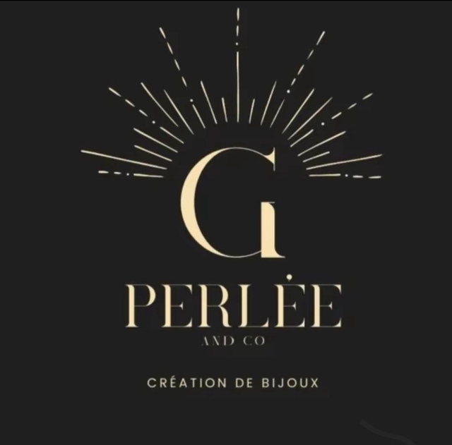 Chaque bijou est réalisé à la main avec soin et passion, fabrication française en acier inoxydable , ornementé de perles naturelles. 