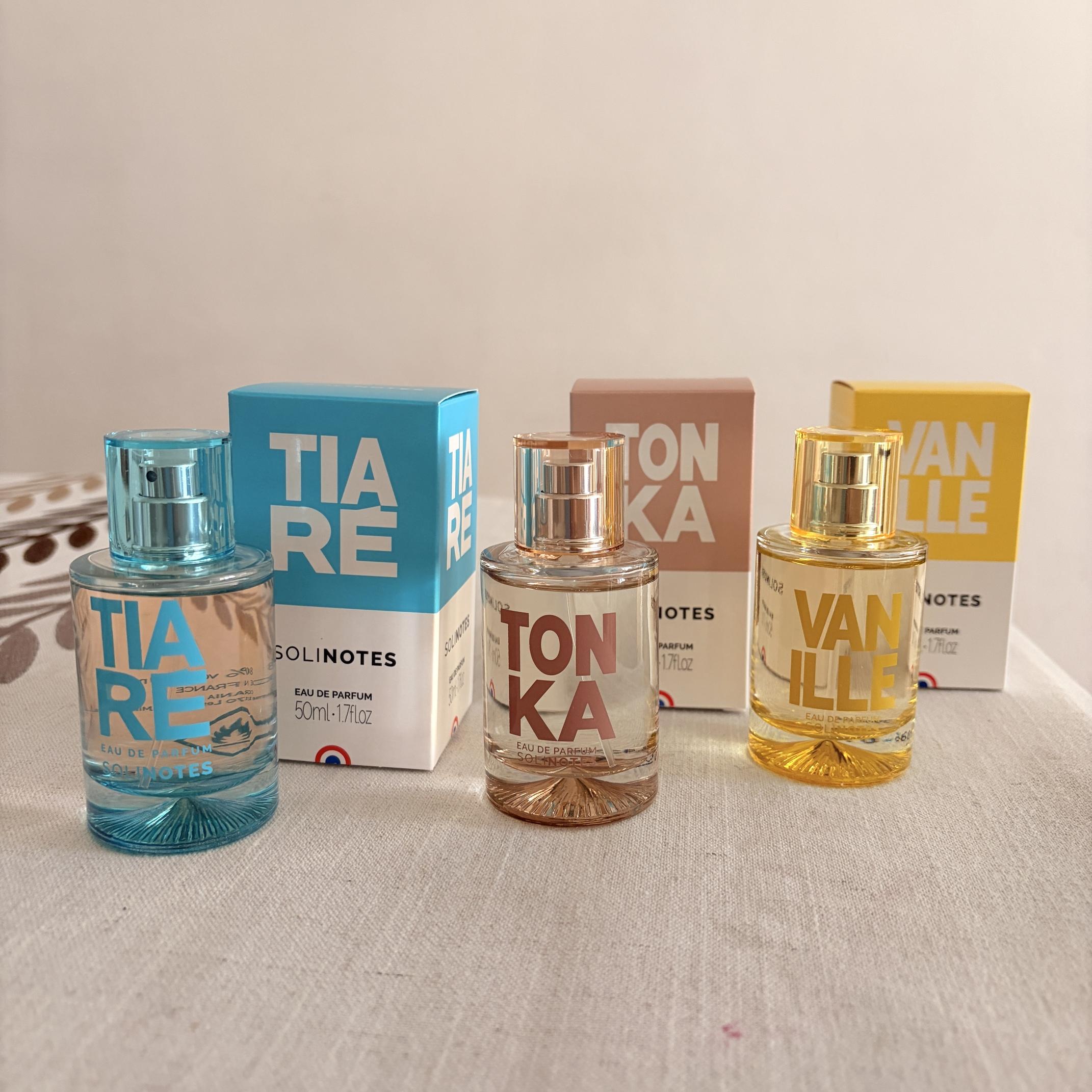 Parfum Solinotes, tiaré, tonka et vanille, rose et lavande. 