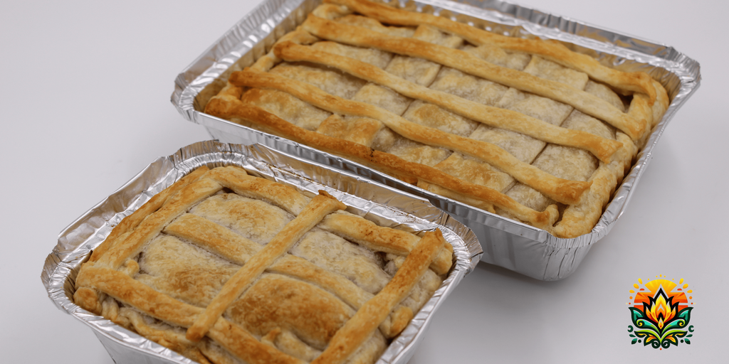 Krokante Surinaamse pastei gevuld met kip – vers gebakken. Ook verkrijgbaar met een vegetarische vulling. – Batong B.V. catering Zoetermeer.