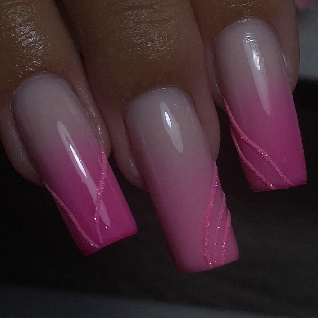 Prêt(e) à changer de vie ? 

Révèle ton talent et deviens EXPERT(E) de la beauté avec nos formations en présentiel et nos ebooks à télécharger en PDF pour encore plus de conseils