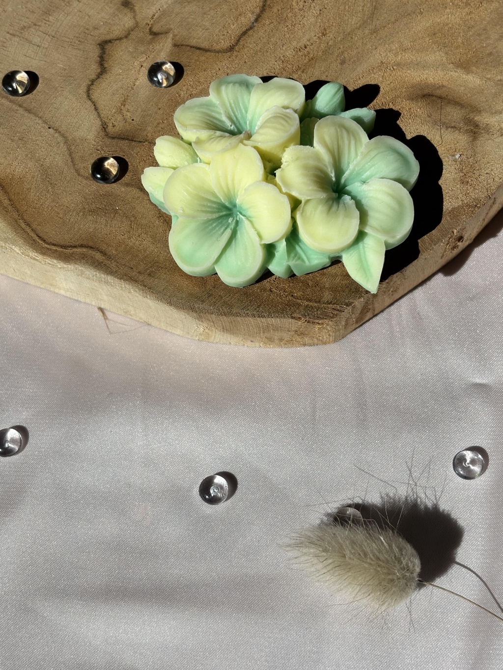 fondant parfumé cire de colza et parfum de grasse