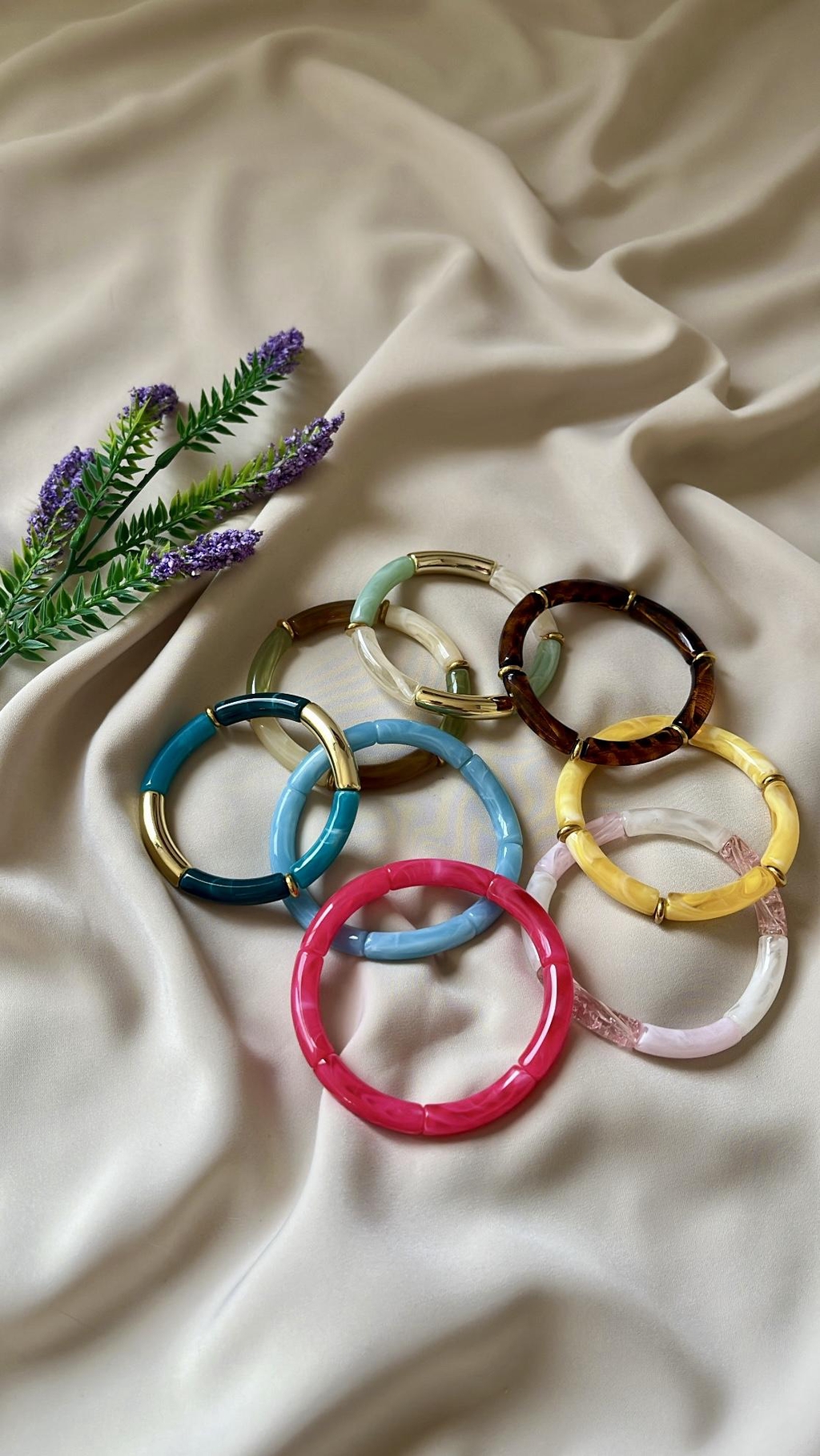 Découvre nos joncs colorés !
