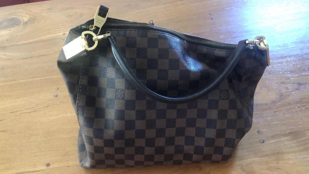 Kaum gebrauchte oder neue Marken Second Hand Kleidung 