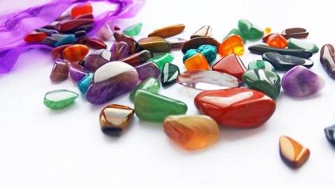 Bonjour et bienvenue !

Je suis ravie de vous accueillir dans ma boutique en ligne de pierres naturelles. Chaque pierre que vous trouverez ici est unique et sélectionnée avec soin pour ses propriétés bénéfiques. Que vous cherchiez à vous ancrer, à équilibrer vos émotions ou à apporter une touche esthétique à votre espace, j'ai ce qu'il vous faut.
Merci de votre visite et à bientôt! 